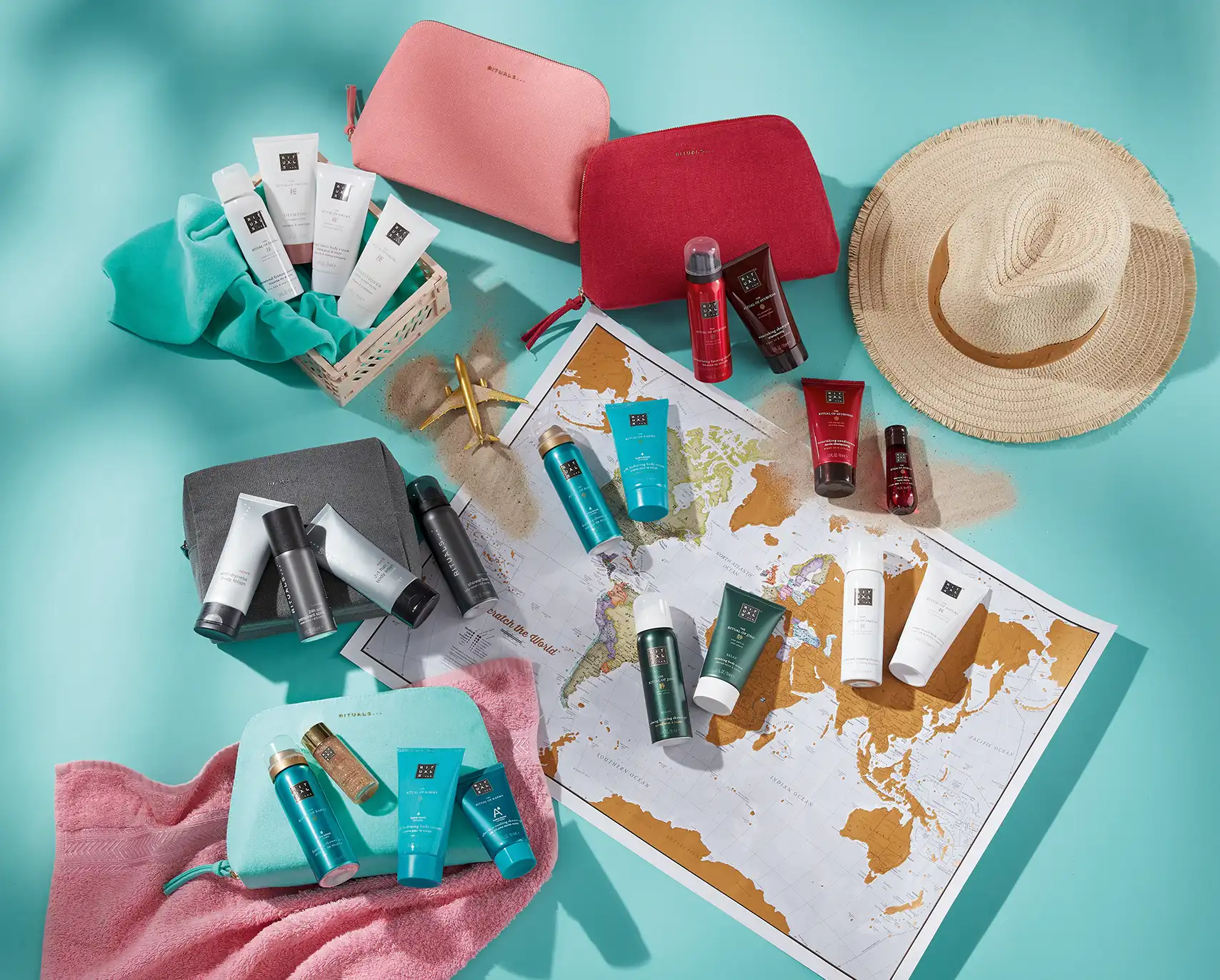Eine Auswahl von Travel Retail Exclusive Taschen-Sets der Marke Rituals